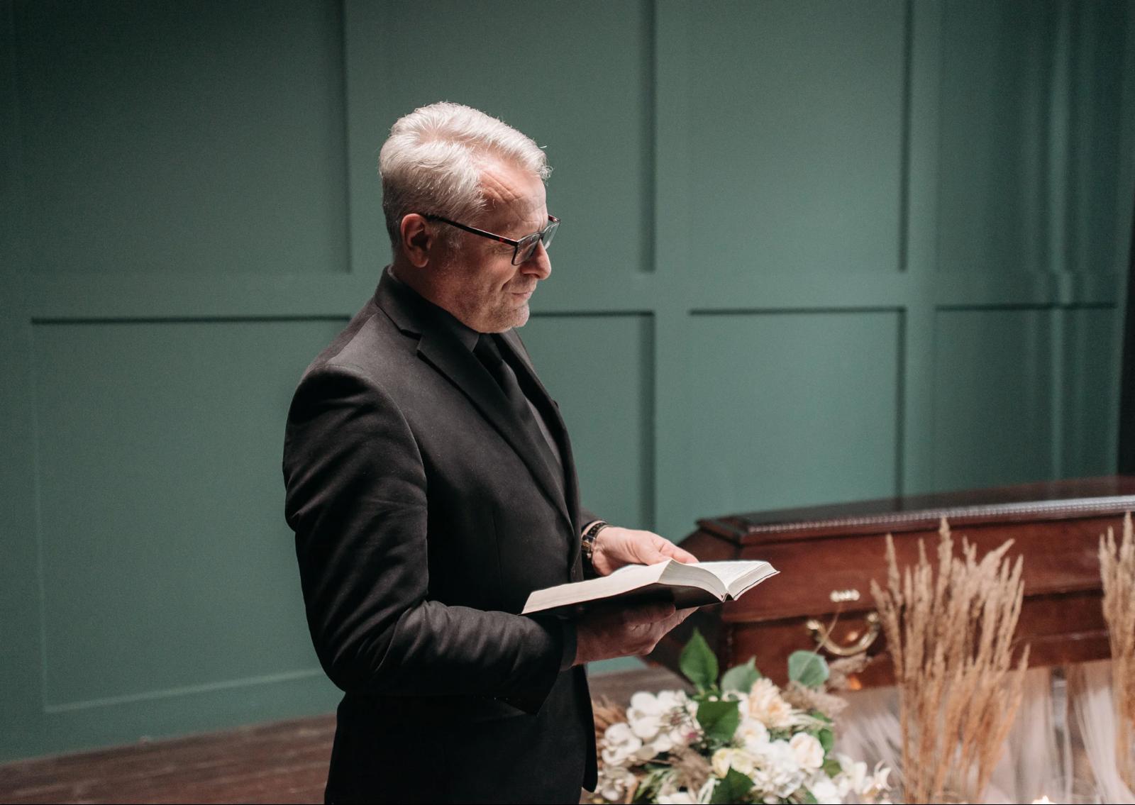 Trauerredner - Elysium Bestattung Muenchen